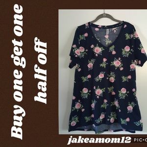 Lularoe Christy tee